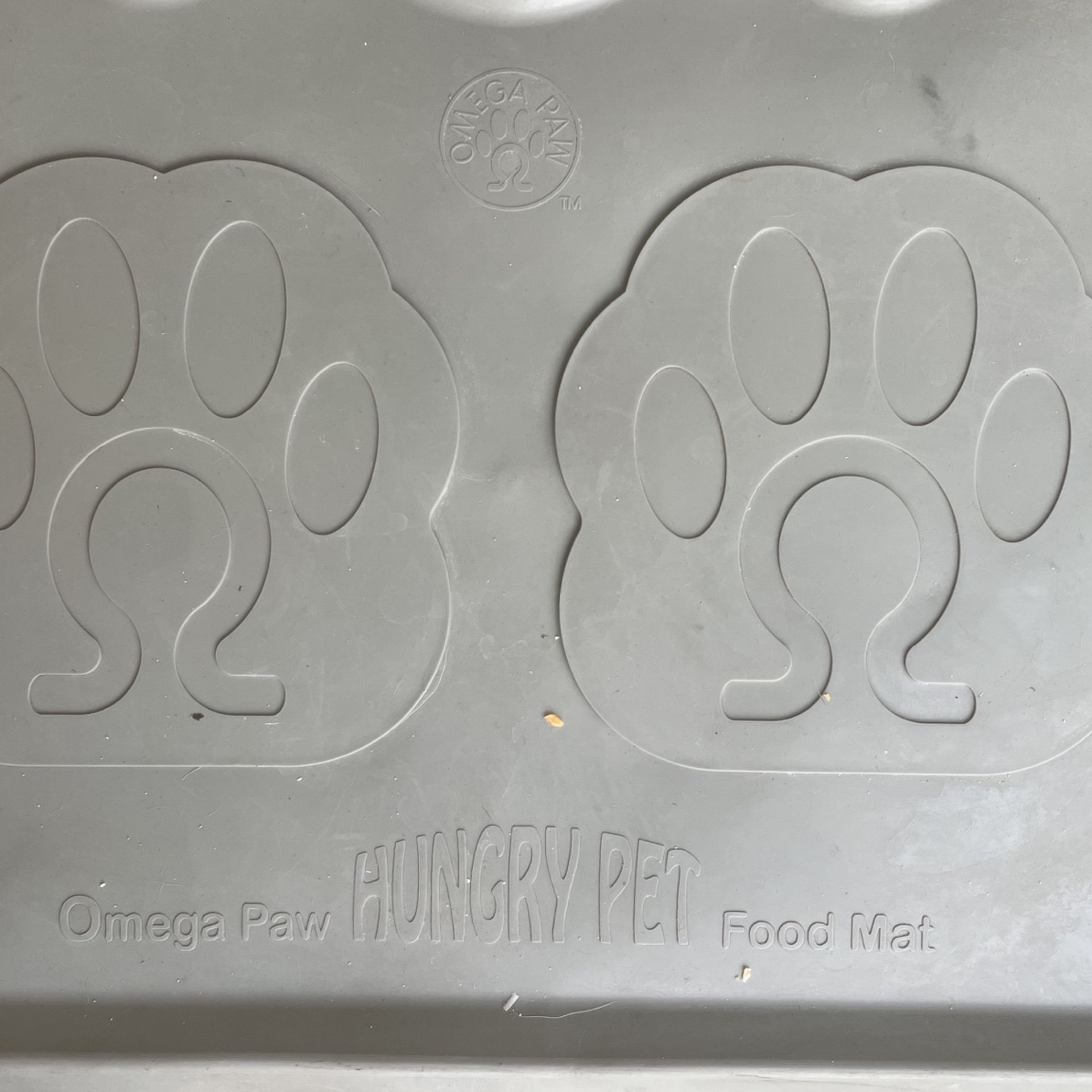 Omega Paw Hungry Pet Food Bowls And Matt for Sale in Santa Ana, CA OfferUp