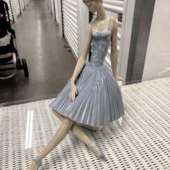 Lladro Waiting Backstage 