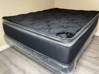 14” Cal King Midnight Collection Hybrid Pillow Top Mattress!