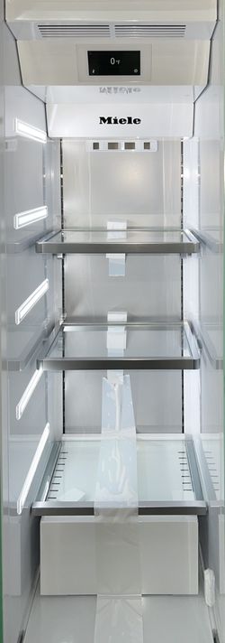 MIELE Freezer Built-In F2411SF 02229 .