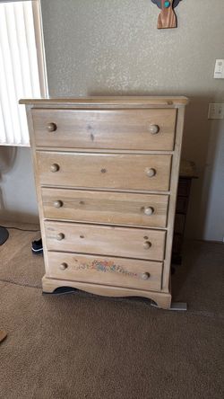 Vintage Light Wood 5 Drawer Dresser w/ Flower Decal