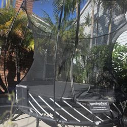 Springfree Trampoline Compund Round 