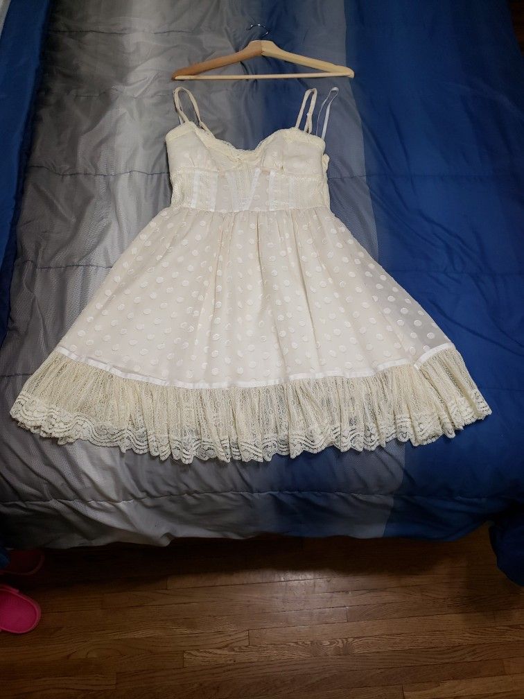 Beautiful BEBE dressnew With Tags