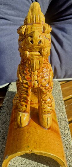 Antique Lion Roof Tile