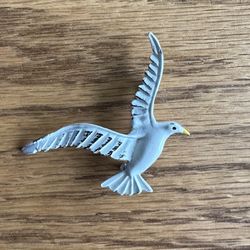 Vintage Seagull Shaped Enamel Brooch- Flying Bird Pin