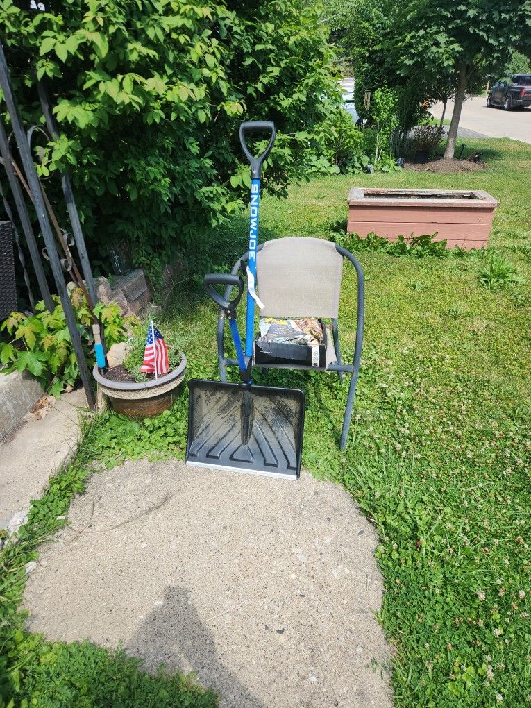 snowshovel
