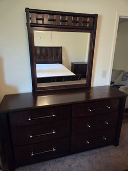 Dresser