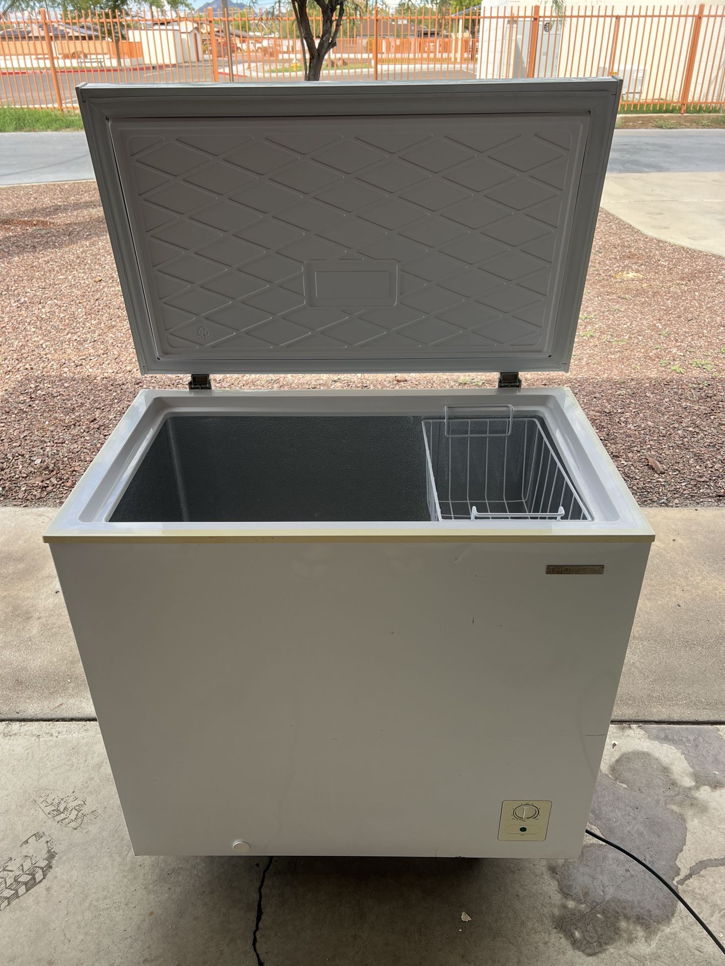 Thomson 7.0 Cu Ft Chest Freezer