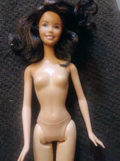A 1966 vintage Barbie twist and turn with bendable knees