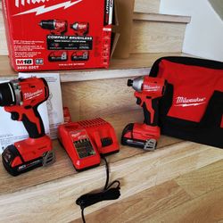 Milwaukee M18 18V Lithium-Ion Brushless Cordless Compact Drill/Impact Combo Kit (2-Tool) w/(2) 2.0 Ah Batteries, Charger & Bag