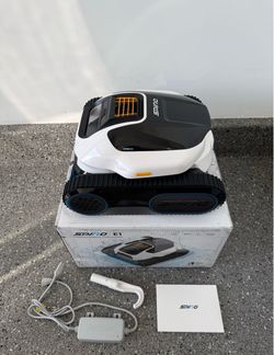Spino E1 Cordless Robotic Pool Cleaner - (New)