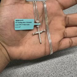 S925 Cross Pendant With Moissanite