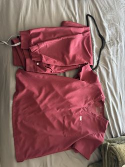 FIGS Scrubs – Burgundy Set