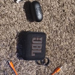 JBL SPEAKER/AND EAR PODS