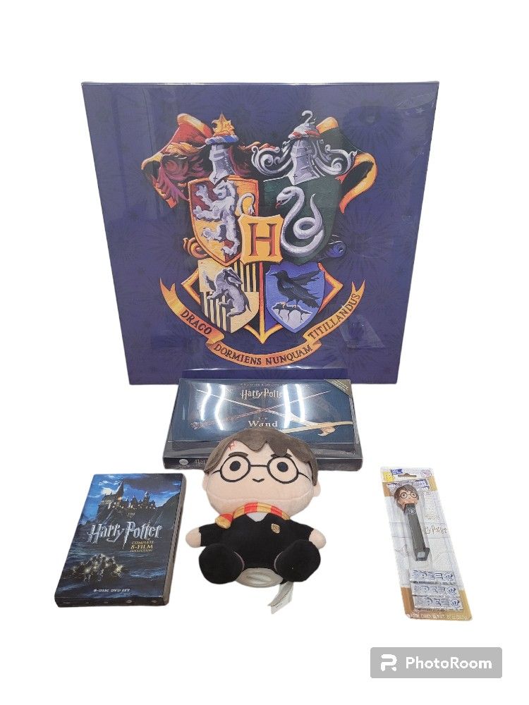 5pc Lot Harry Potter Wand/Bank/Pez/DVD/Picture Accessories