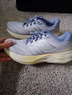 Trying to put food on the table. New Balance 880 woman's size 8
