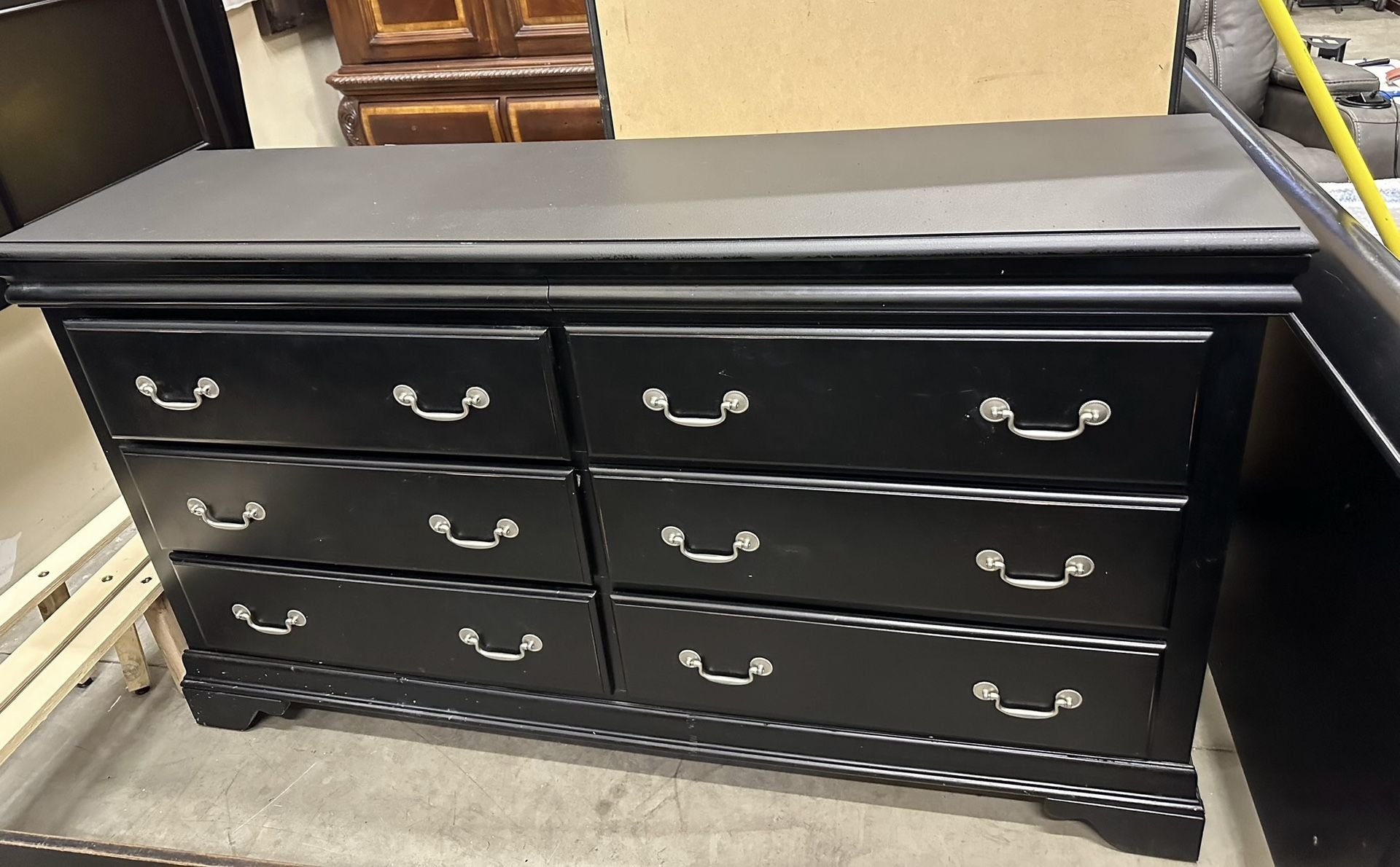 Bob’s Furniture Discount - Louie Louie Black 6 Drawer Dresser