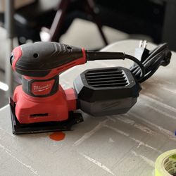 Milwaukee 1/4 Sheet Orbital Palm Sander