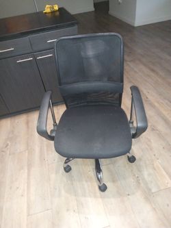 Black Mesh Office Chair with Chrome Base