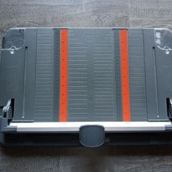 FISKARS 12" Desktop Cutting Board Paper Rotary Cutter