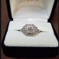 Beautiful Vintage Diamond Ring 