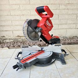 Milwaukee FUEL 18V 10in Dual Bevel Sliding Compound Miter Saw