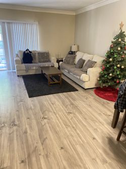 LAMINATE FLOORING