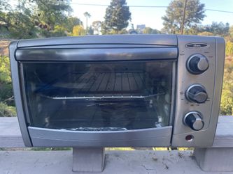 Oster TSSTTVCA01 6-Slice Convection Toaster Oven