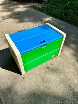 Kids little tikes toy chest/bin/bench