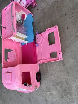 Girl Toys Van With Kitchen 