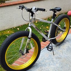 Mongoose Malus 26 Fat Tire Bike Disc Brakes