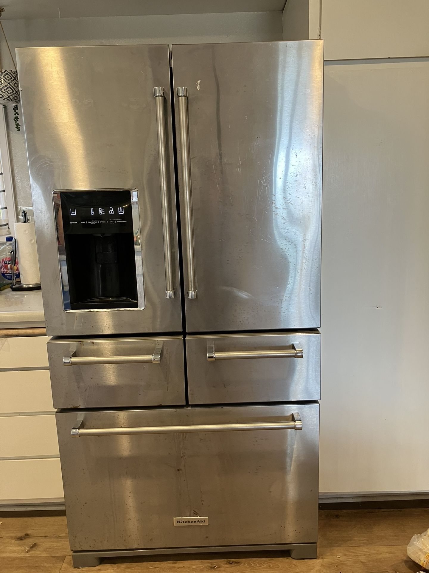 Refrigerator