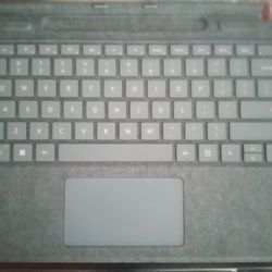 Microsoft Signature Surface Pro 8 Keyboard 