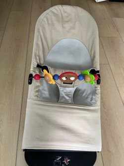 Babybjorn bouncer with bar