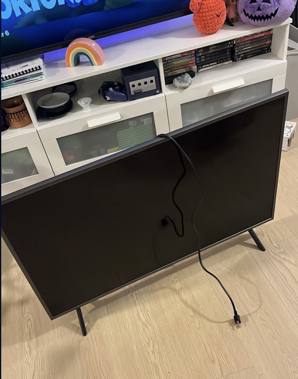 40” TV