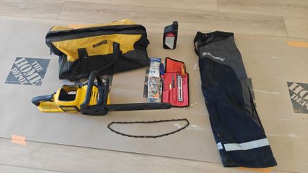 DeWalt Chainsaw electrics DCCS670 factory refurbished with accesories