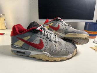 Nike Low-Top Sneakers Gray and Red