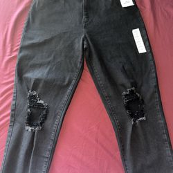 Levi’s Black Ripped Denim Jeans 