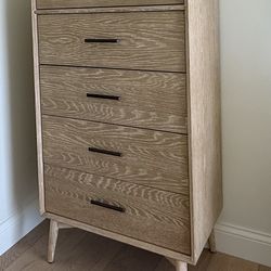 New West Elm 5-Drawer Dresser!  ***Matching Nightstand Listed Separately***   !!PRICE REDUCED!!