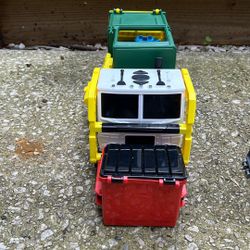 Battery Operated Trash Truck With Trash Cans 
