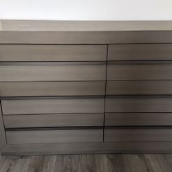 King Bed Frame And Set (NO MATTRESS)