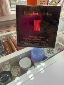 Elizabeth Arden Flawless Finish Ultra Smooth Pressed Powder