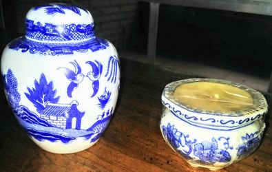Vintage Oriental porcelain candle and vase