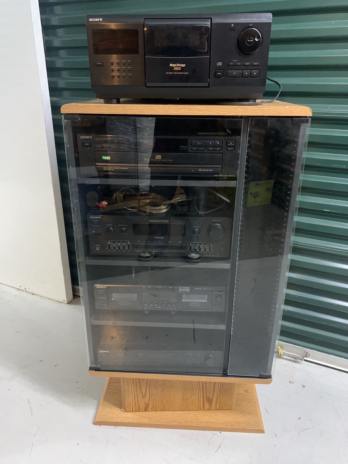 Sony vintage stereo system rack (Speakers & Remote not included)  Sony CDP-CX200 CD Player Mega Storage 200 Sony CDP-C211 Multi CD 5 Disc Carousel Pla