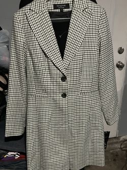 SIGNATURE by Larry Levine ~Woman Size 10 White/Black Trench/Coat + Pants