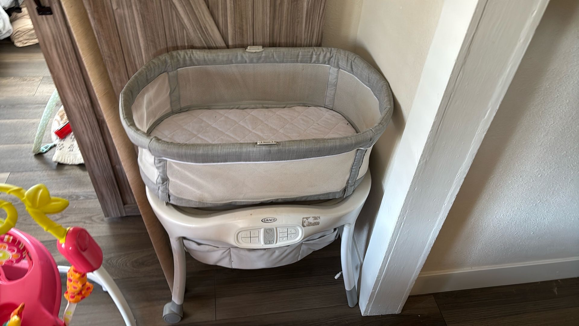 Graco Baby Bassinet