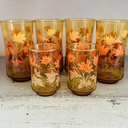 Set of 6 vintage Libbey leaves design amber glasses. 4~ 12 ounce And  2~ 6 ounce  Very nice cond. No chips or cracks . Pattern is bright and shiny.  
