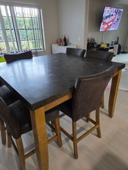 Dinning room Table