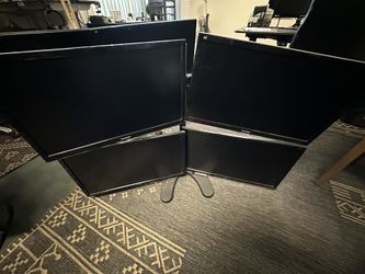 18x Computer Screen Monitors With Stands 