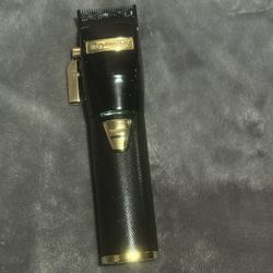 Babyliss fx clipper ( bought in July not used much but got scratched ) look at description